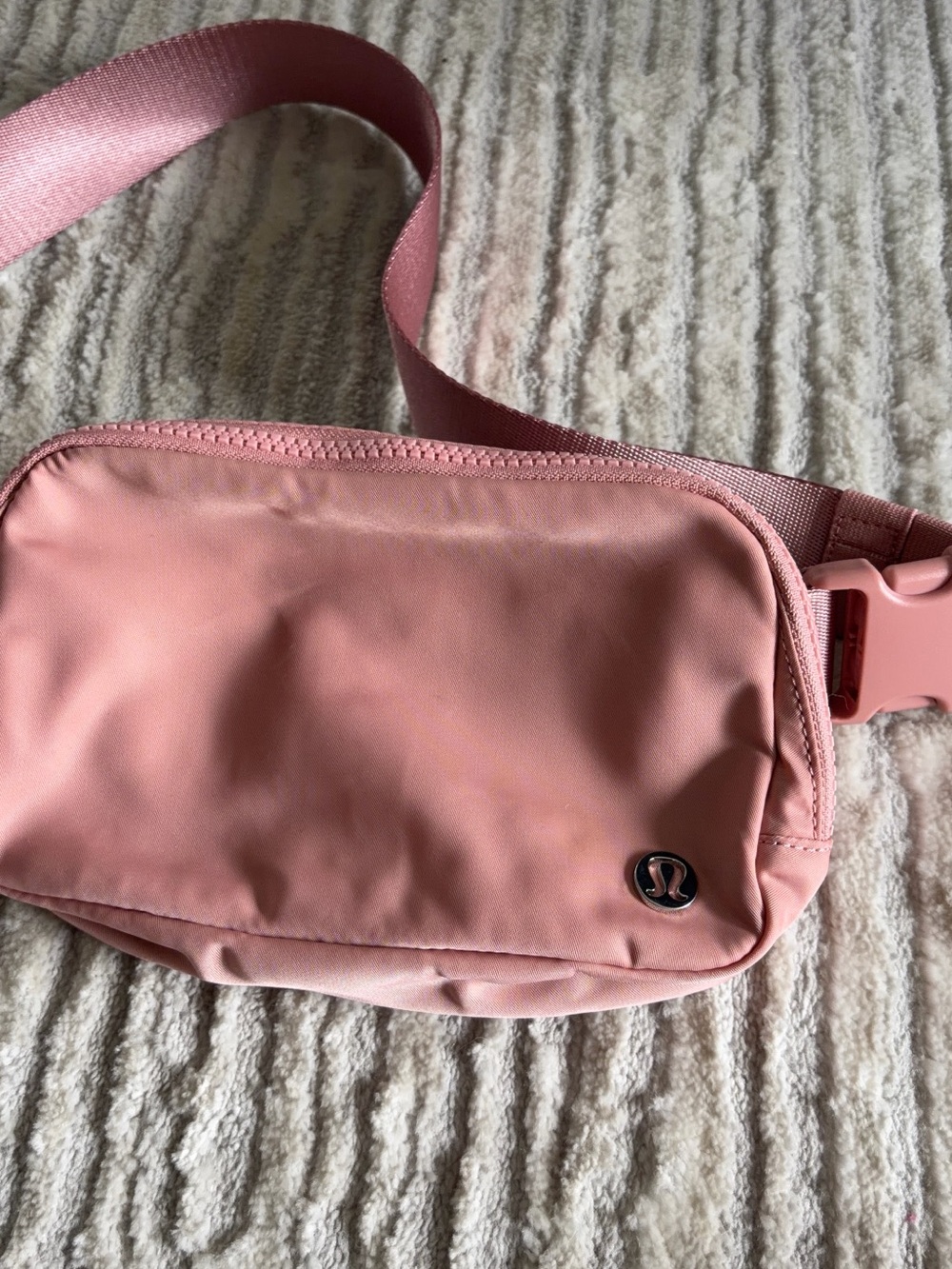 lululemon everywhere belt bag 1L